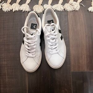 Veja size 6